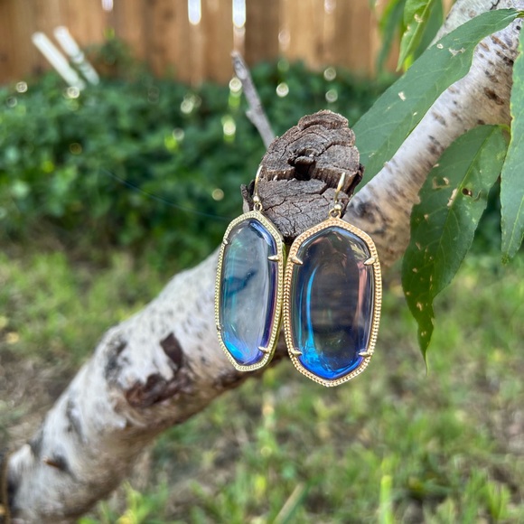 Kendra Scott Iridescent Opalite Elle Earrings - Picture 5 of 5